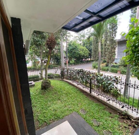 پانسیون Guesthouse Griya Caraka 47