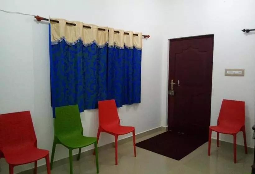 ペンション Nithin Homestay, 3 Bedrooms And 1 Living Room