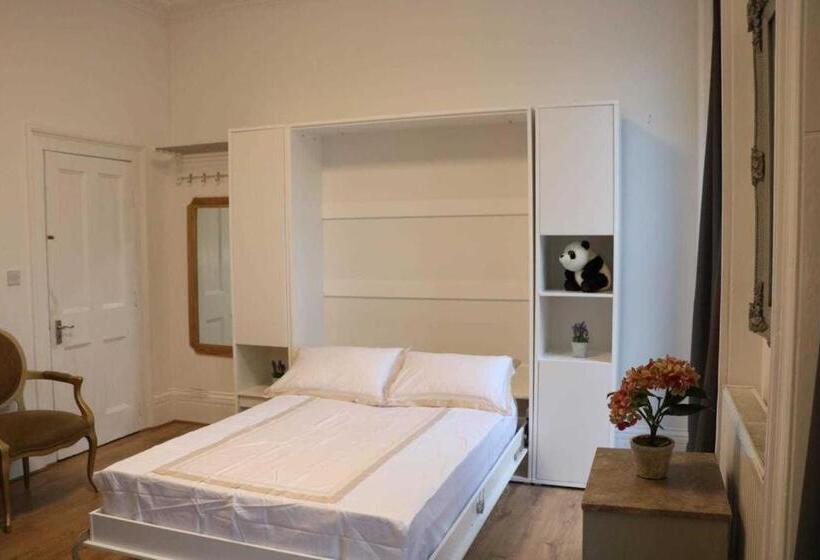 بنسيون Tanta Flat Near Victoria Station