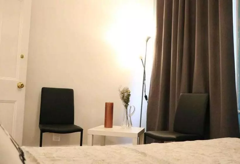 پانسیون Tanta Flat Near Victoria Station