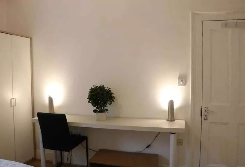 پانسیون Tanta Flat Near Victoria Station