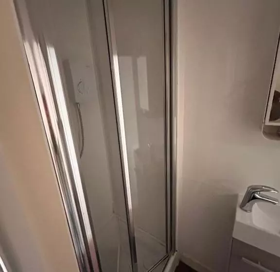 پانسیون The Nook