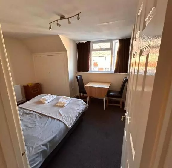 پانسیون The Nook