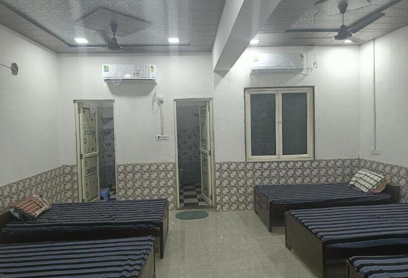 Panzió Yamuna Darshan