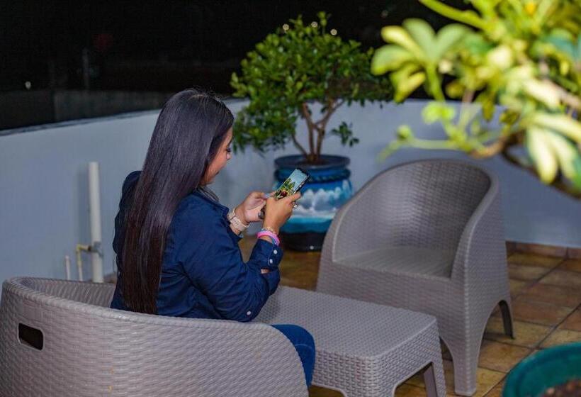 هاستل Hostal Real San Jose