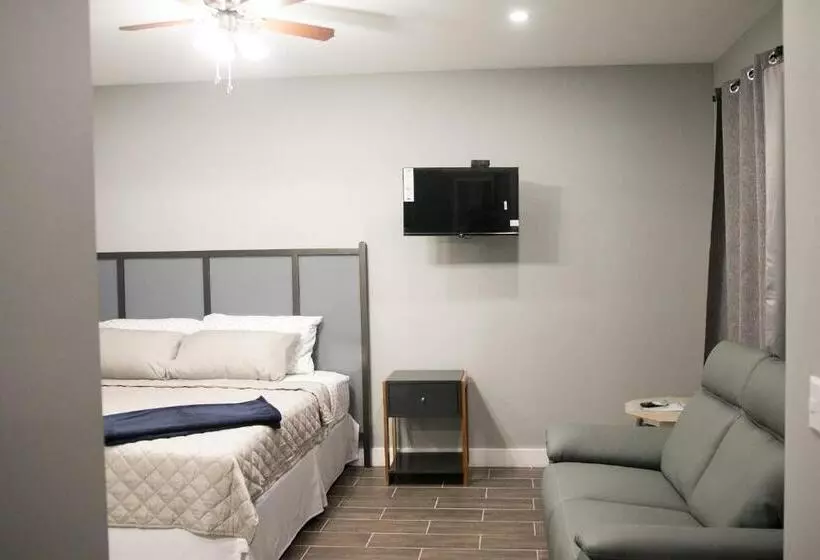 ユースホステル Hostal Real San Jose