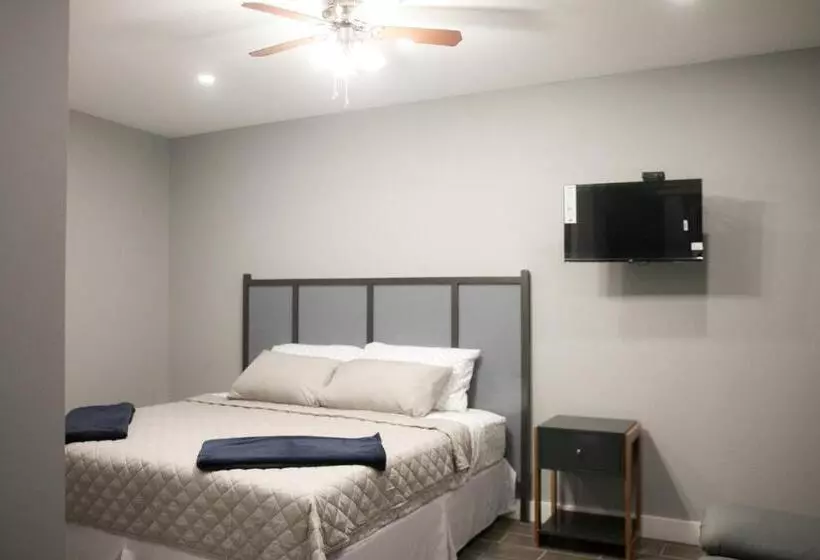 ユースホステル Hostal Real San Jose