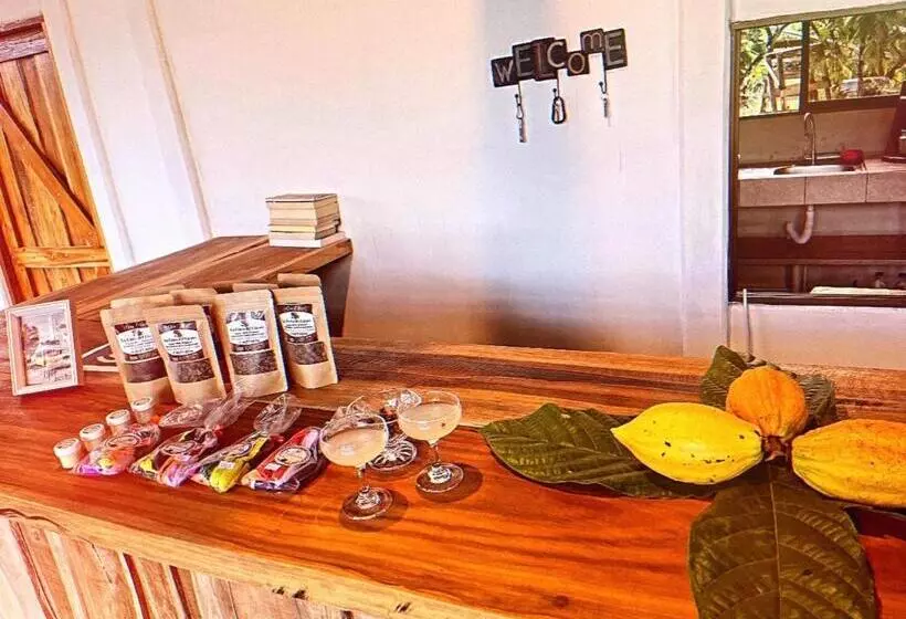 Aamiaismajoitus (B&B) Cacahua Paradise Lodge, Río Celeste