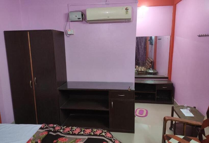 تختخواب و صبحانه Jayanti Home Stay