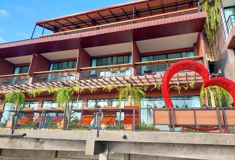 مبيت وإفطار Oasis Phamee