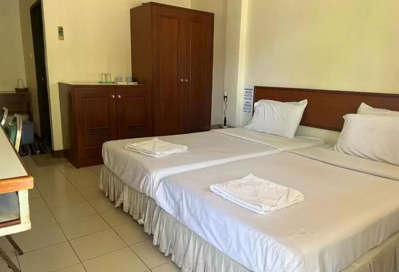 ホテル โรงแรม พรรณทวี