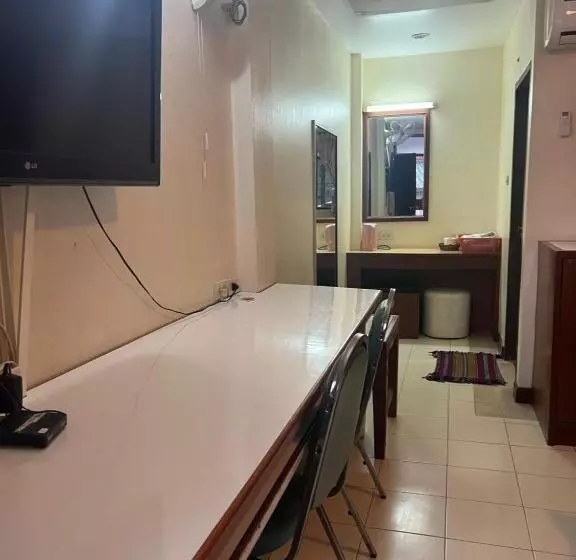 ホテル โรงแรม พรรณทวี