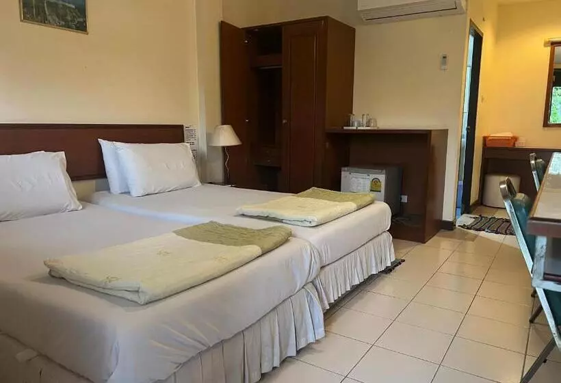 ホテル โรงแรม พรรณทวี