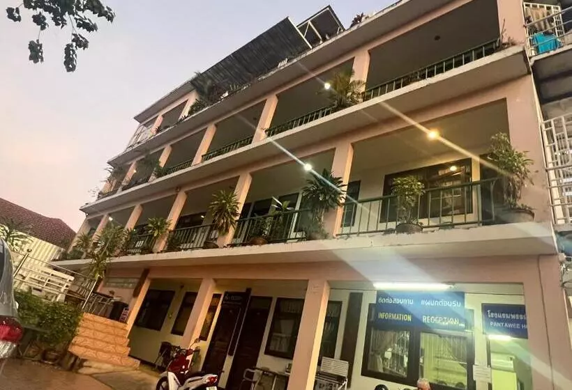 ホテル โรงแรม พรรณทวี