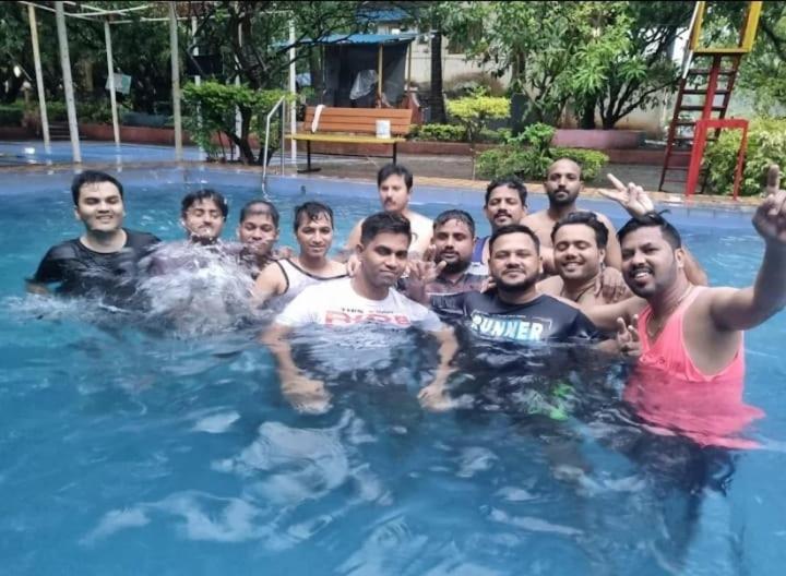 בית מלון כפרי Hill View Resort With Swimming Pool