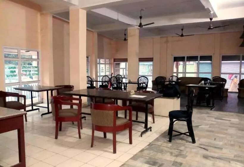 ホテル Indsurya, Dibrugarh