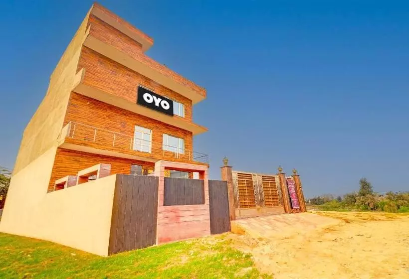 ホテル Oyo Priyakant Ju Palace