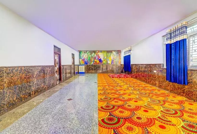 ホテル Oyo Priyakant Ju Palace