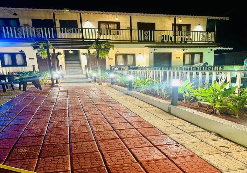 בית מלון כפרי Parshuram Wada Resort