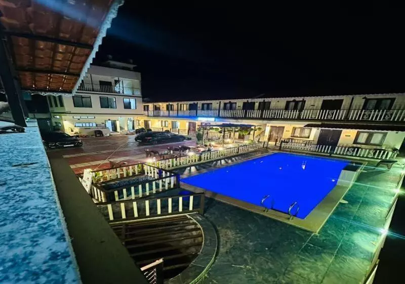 Hotelli Parshuram Wada Resort