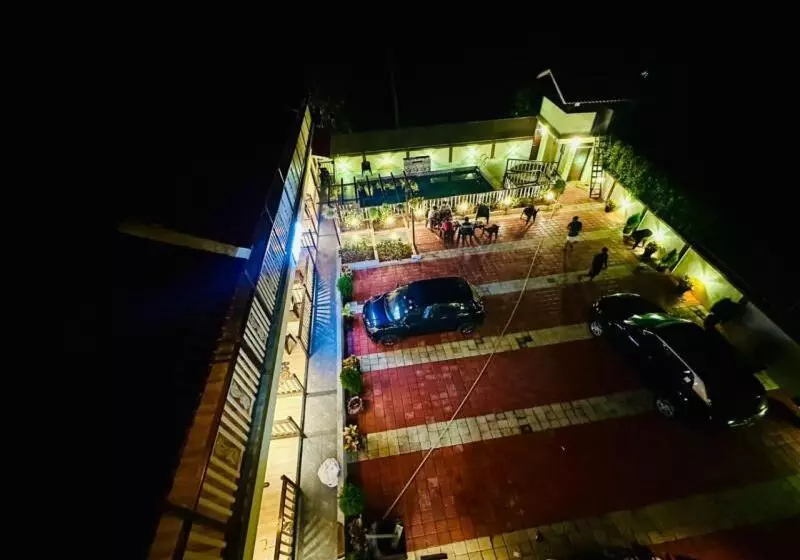 Hotelli Parshuram Wada Resort