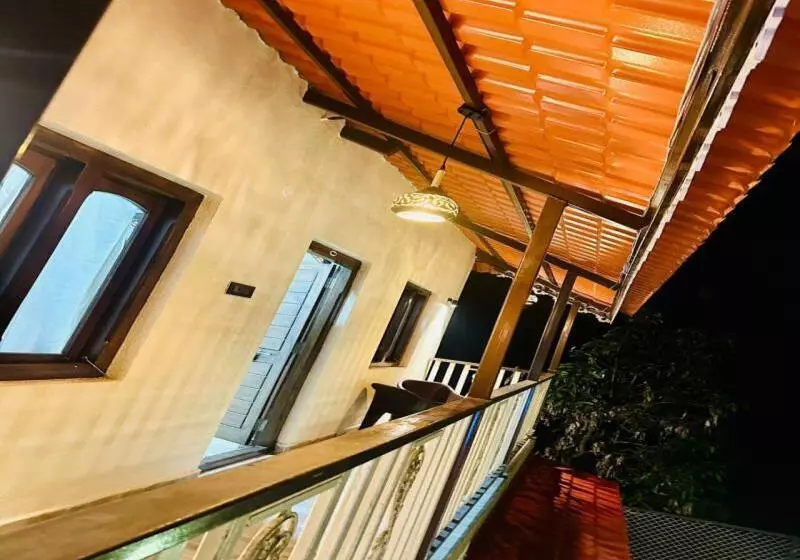 Hotelli Parshuram Wada Resort