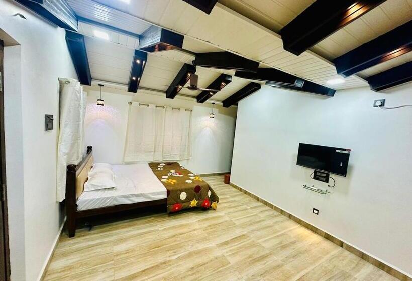 בית מלון כפרי Parshuram Wada Resort