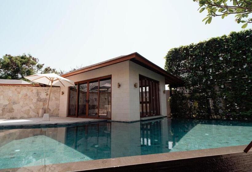 Отель Poco Poco Villas By Aayan