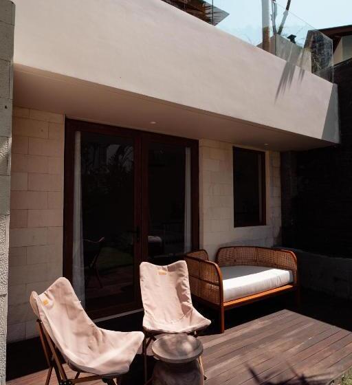 Отель Poco Poco Villas By Aayan