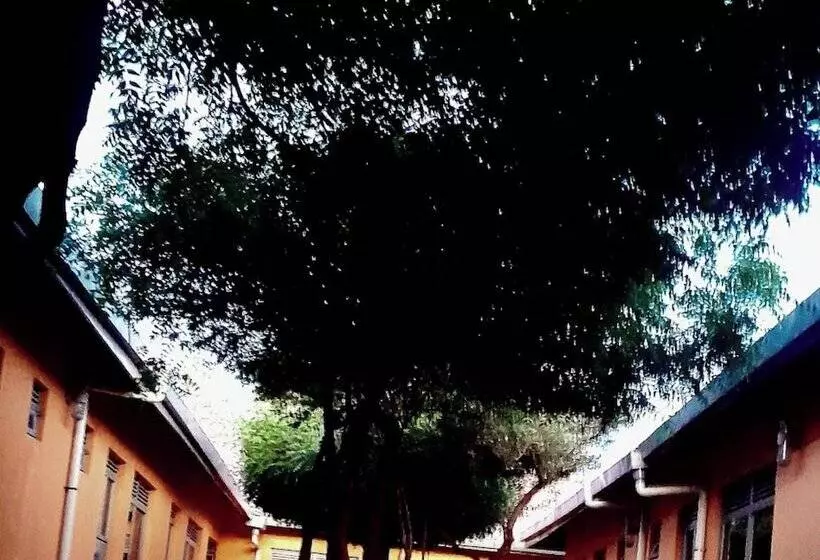 هتل Quanam Woods