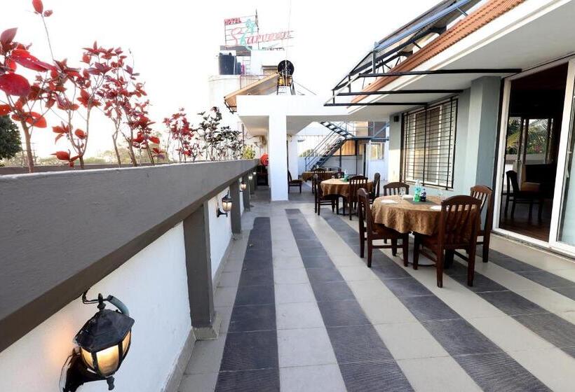 酒店 Sharveen Classic Inn