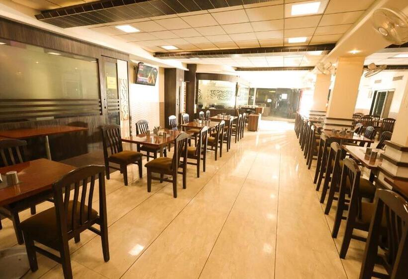 酒店 Sharveen Classic Inn