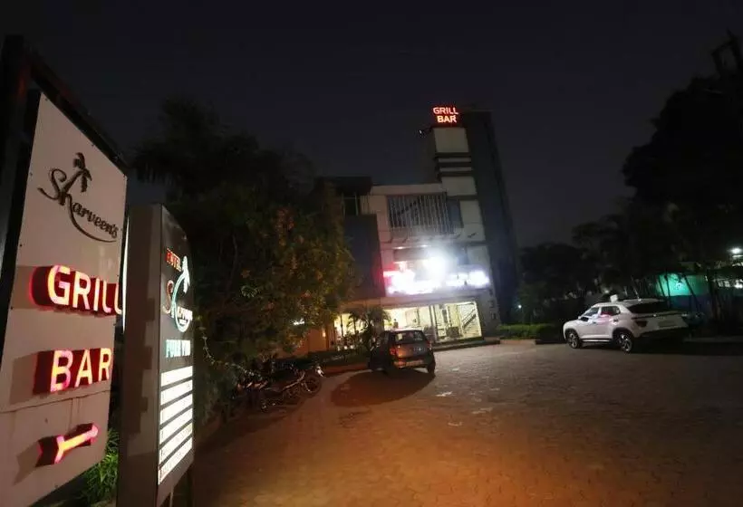 ホテル Sharveen Classic Inn