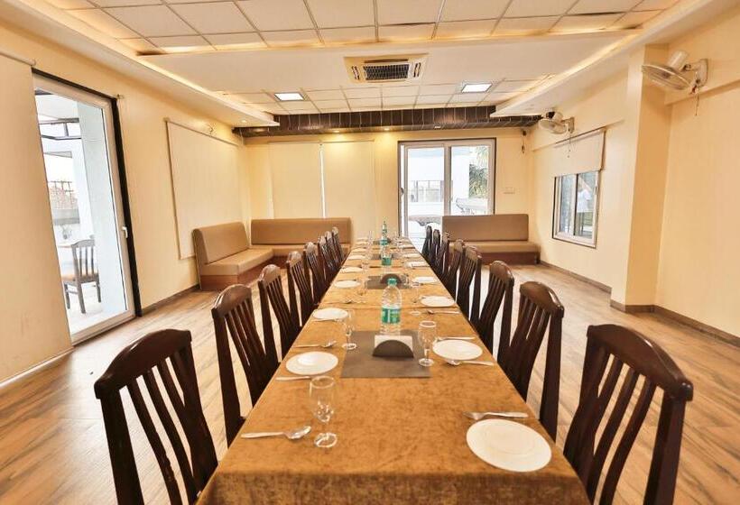 酒店 Sharveen Classic Inn