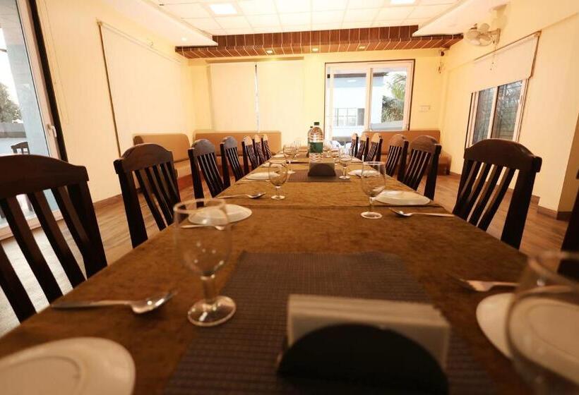 酒店 Sharveen Classic Inn