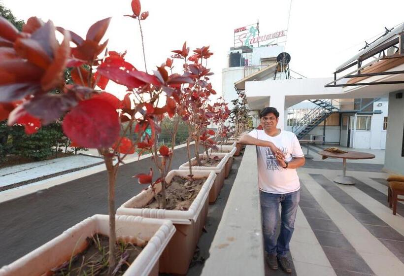 酒店 Sharveen Classic Inn