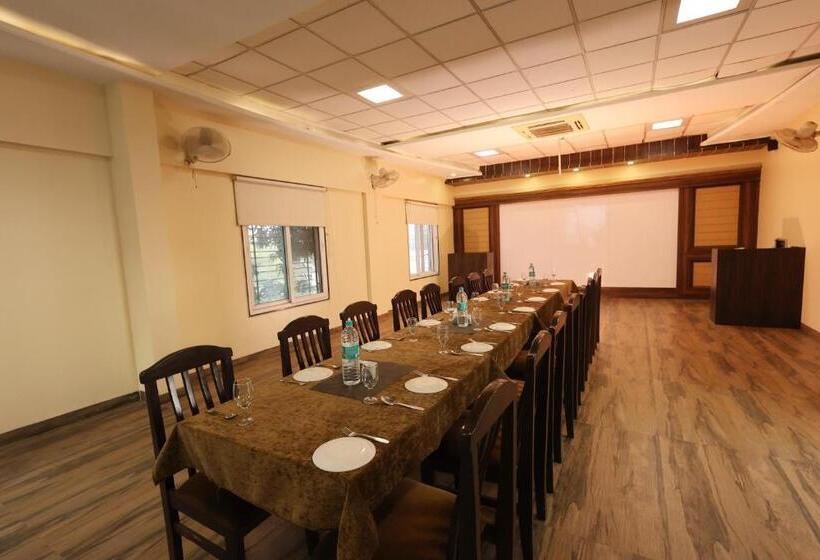 酒店 Sharveen Classic Inn