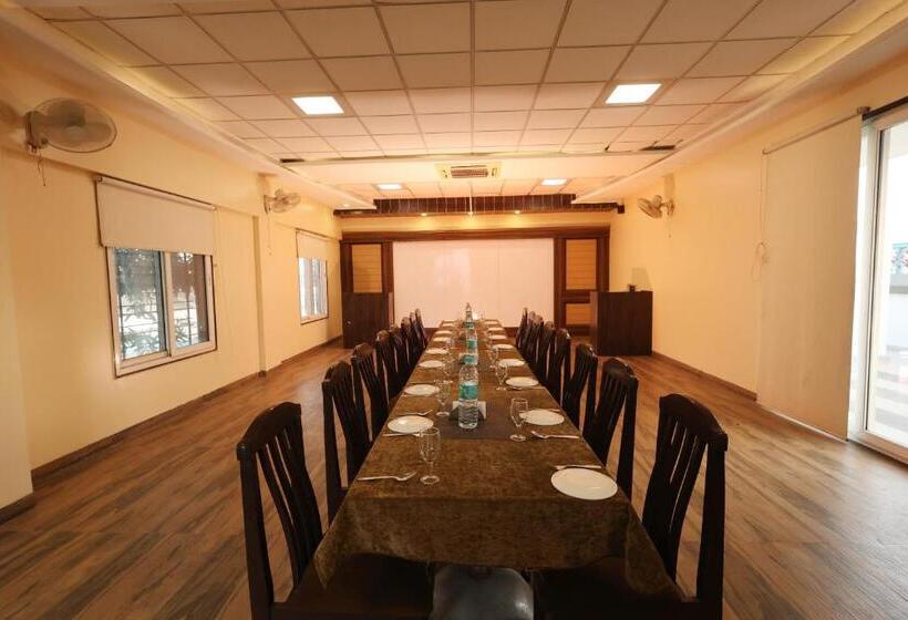 酒店 Sharveen Classic Inn