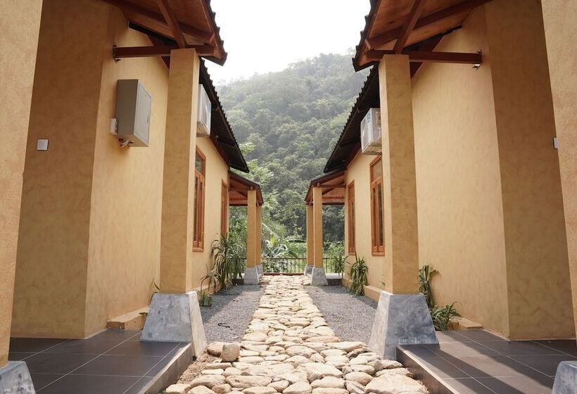 هتل Sky Bay Lodge