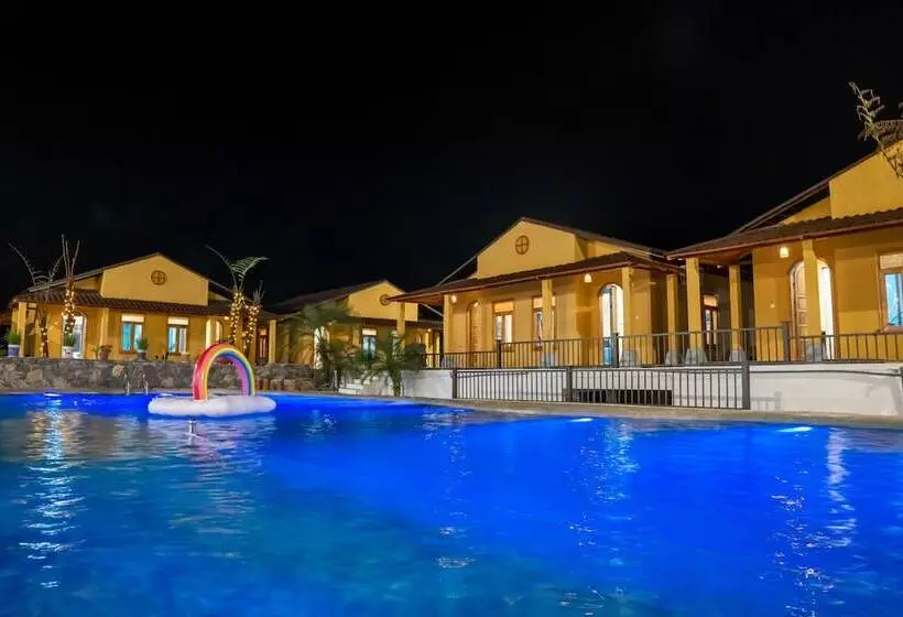 هتل Sky Bay Lodge