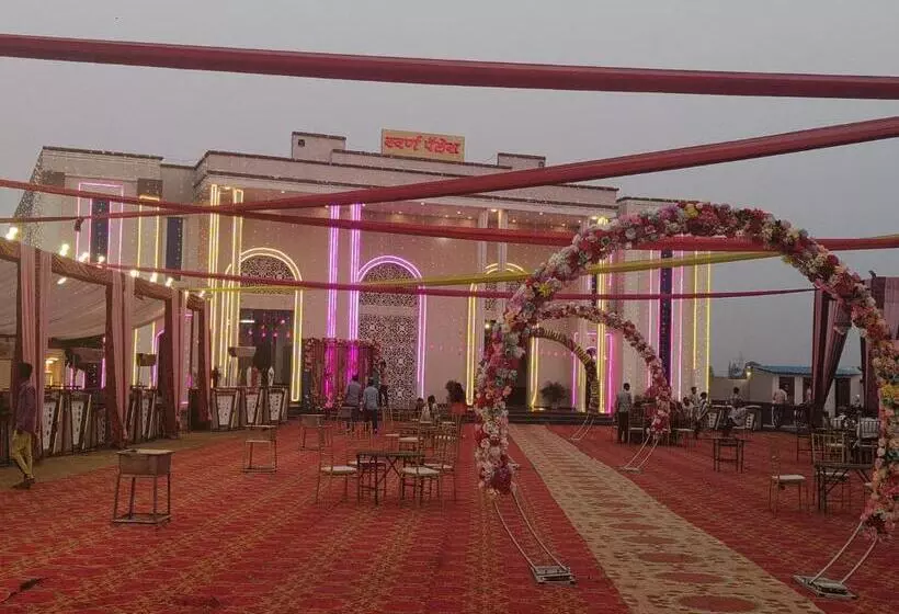 Hotelli Swarn Palace