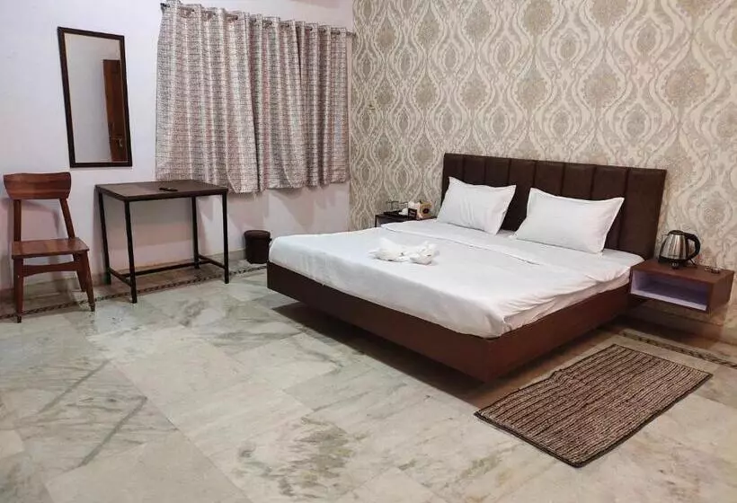 Oyo Hotel Divine
