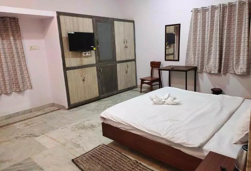 Oyo Hotel Divine