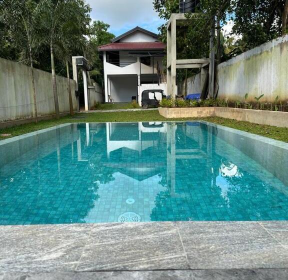 פנסיון Happy Villa