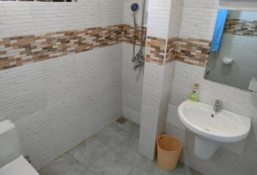 膳宿费 Keeney House At St. Gabriel S