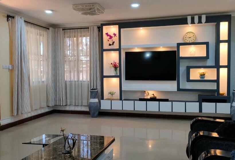 膳宿费 Keeney House At St. Gabriel S