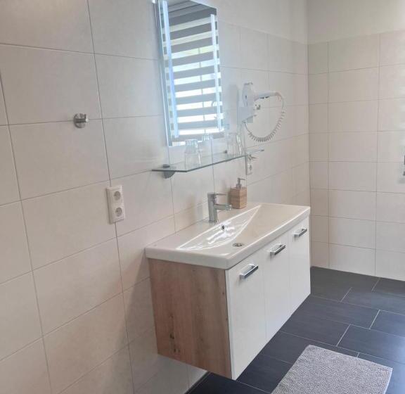 Gasthaus & Hotel Backhendlstation