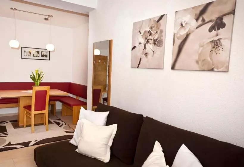 ホテル Alpina Appartements
