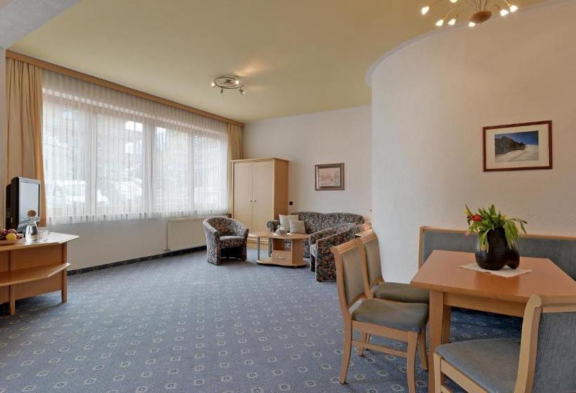 Отель Appartement Kostenzer