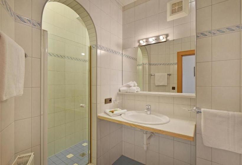 Отель Appartement Kostenzer